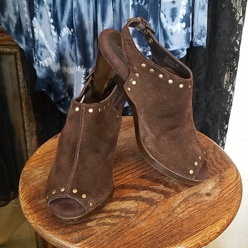Chocolate Brown Suede Aerosoles 6M